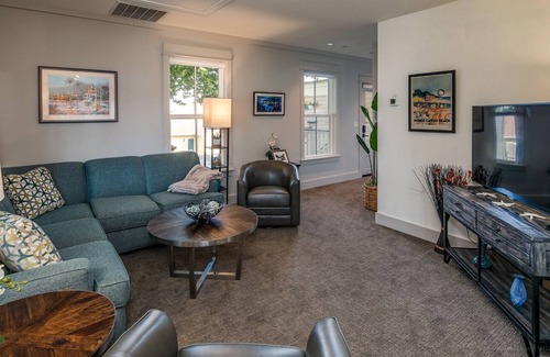 La Conner Apartment | La Conner, Tillinghast Residence B #402