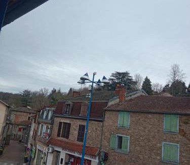 Aixe-sur-Vienne Hotel | La Coquille d'or