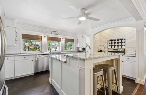 Sarasota House | La Cosy Haven: Siesta Key Beach, 4 Bedroom Home & Pool by Gulf Coast Holiday Homes