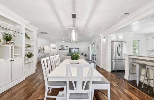 Sarasota House | La Cosy Haven: Siesta Key Beach, 4 Bedroom Home & Pool by Gulf Coast Holiday Homes