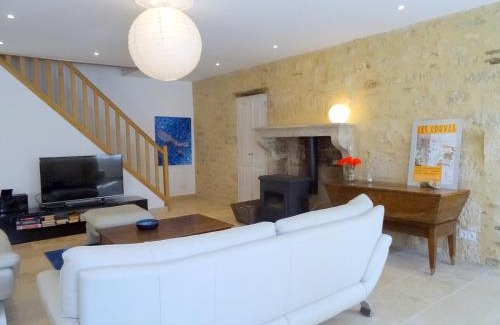 Flavigny-sur-Ozerain House | La Cour