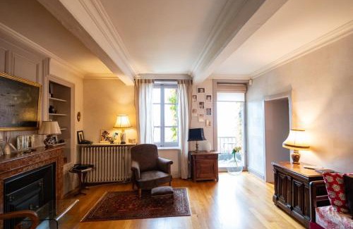Saint-Didier-au-Mont-d'Or Apartment | La croix des Rameaux- charming house near Lyon