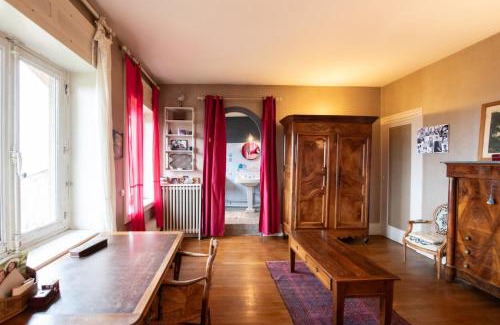 Saint-Didier-au-Mont-d'Or Apartment | La croix des Rameaux- charming house near Lyon
