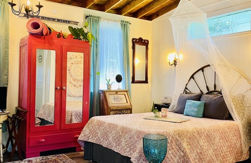 Guzman Abajo Cottage | La Cuchin, Tiny House near El Yunque Rainforest
