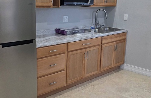 Richmond West Apartment | La Cuevita