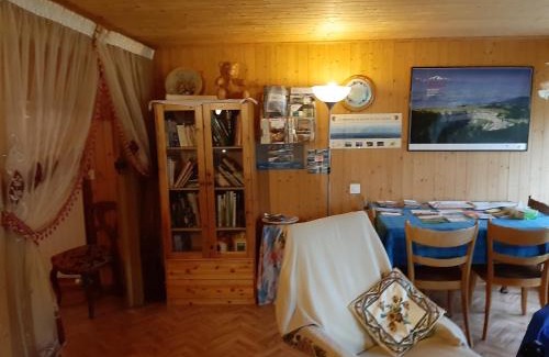 La Cote-aux-Fees Ski Chalet | La Dernier (La cote-aux-fées) Suisse