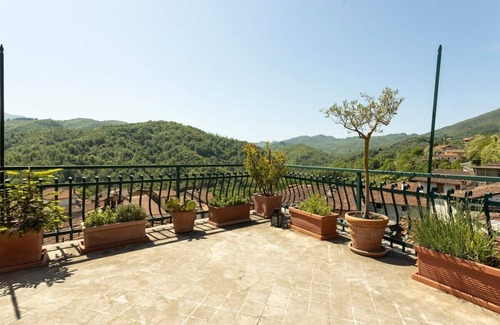 San Terenzo Monti House | La Dimora del Borgo Antico - Holiday house near 5 Terre, WiFi, Panoramic Terrace