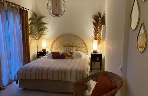 Poulx Villa | La Dolce Villa avec piscine chauffée & cigales