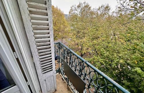 Faubourg North Apartment | La Duchesse de Bourgogne
