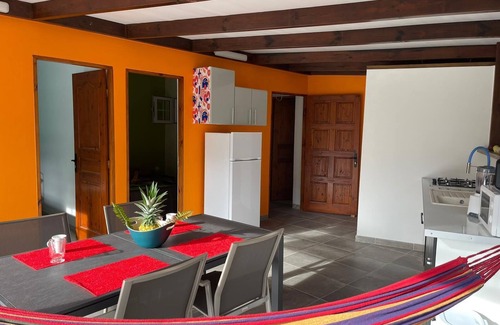 Riviere-Pilote Apartment | La fée Amazonienne, Cuisine et Salle Open vue sur la Nature, Piscine vue 360°
