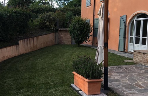 San Desiderio Apartment | La Famulenta garden apartment near Moncalvo