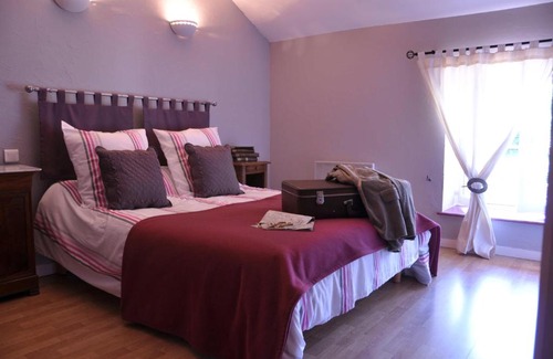 Ambierle House | la Ferme aux abeilles