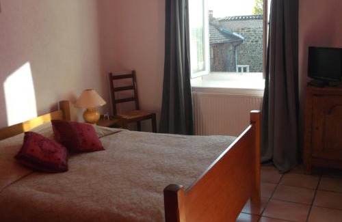 Saint-Medard-en-Forez Bed & Breakfast | La Ferriere