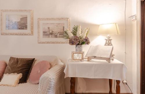 Laterina Apartment | LA FINESTRA SUL BORGO Dimora Storica