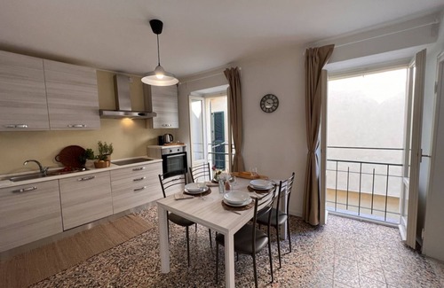 Torno Apartment | La Finestra sul Molo - MyHomeInComo