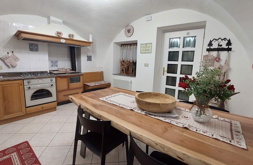 Baselga di Pine Apartment | LA FONTANA large and comfortable, with 3 bedrooms, terrace and Wi-Fi