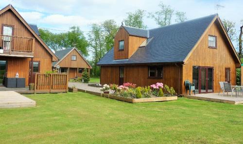 Tillicoultry Ski Chalet | La Fortuna Lodges