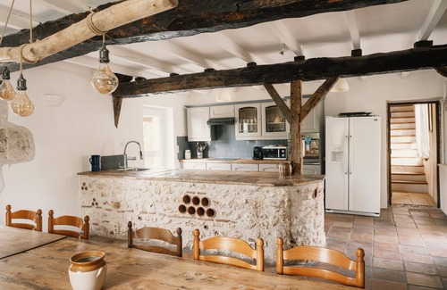 Sainte-Colombe-de-Villeneuve Cottage | La Ferme Gîte à la Campagne Avec Piscine Privative. Idéal Pour Grande Famille