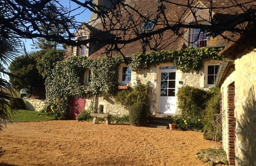 Trizay-Coutretot-Saint-Serge House | La Petite Mairie Gîte - Self Catering Rental