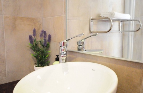 Lecrin Bed & Breakfast | La Fuente Retreat