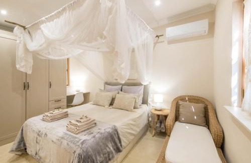 McGregor House | La Galleria Cottage Retreat