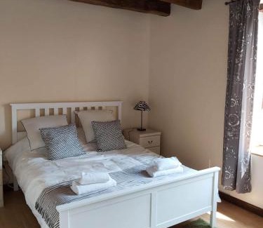 Les Champs-Geraux House | La Grande Maison - Les Gîtes de la Lohuas