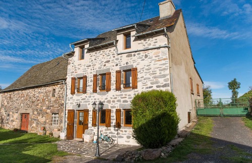 Alpuech House | La Grange High, vacation rentals around Laguiole