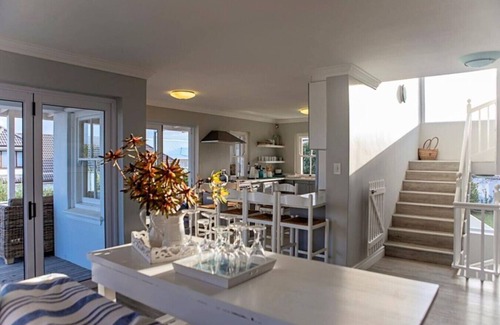 Voelklip House | La Grotto Beach house above Grotto Beach
