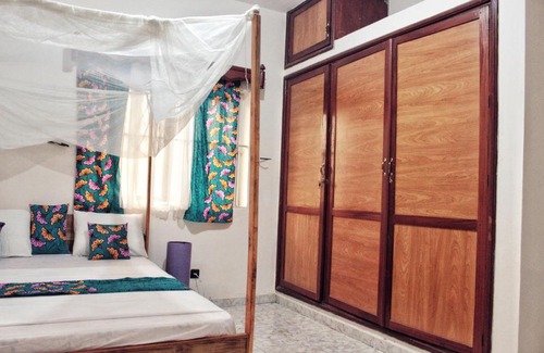 Littoral Department House | La Guesthouse Casabella