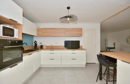 Decines-Charpieu House | La Halte Décinoise - Maison de avec jardin 103m2
