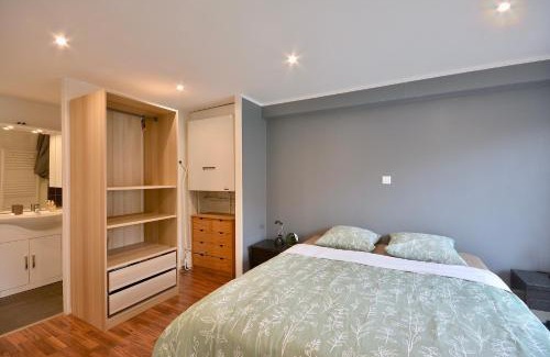 Decines-Charpieu House | La Halte Décinoise - Maison de avec jardin 103m2