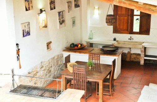 Els Hostalets de Pierola House | La Isla Verde