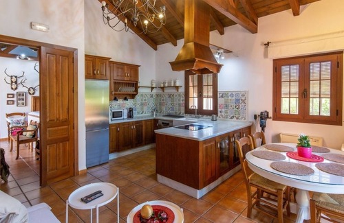 Hornachuelos Villa | La Jacaranda Hornachuelos by Ruralidays