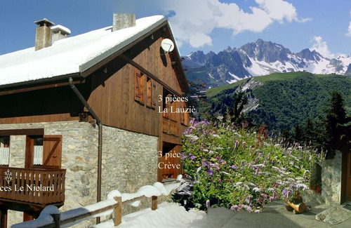 Valmorel Ski Chalet | La Lauzière 3-room apartment 55 m2 200 m from the free bus stop and 300 m from the ski lift