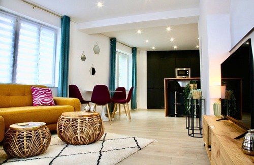 Lens Apartment | LA Loge EN Or-parking Gratuit, Proche Centre Ville et Autoroute