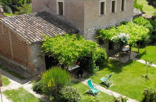 Monteleone d'Orvieto Apartment | La Loggia in Farmhouse Borgo Santa Maria