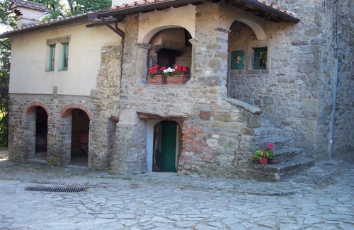 Sarna Apartment | LA LOGGIA, STONE HOUSE IN CASENTINO