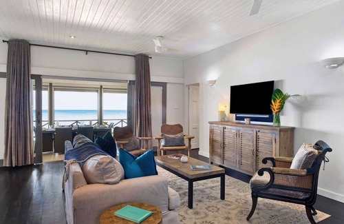Reeds Bay Apartment | La Lune Luxury apartment