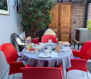 Caisnes Bed & Breakfast | La Maison Angèle