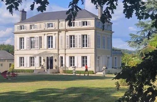 Marsac-sur-l'Isle Bed & Breakfast | La maison au cèdre