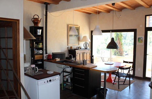 Entrechaux Ski Chalet | La maison basse sous le Chateau