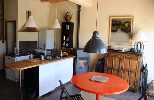 Entrechaux Ski Chalet | La maison basse sous le Chateau