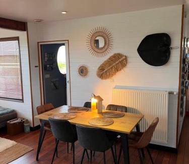 Guisseny Villa | La Maison Bateau au Bord de Mer