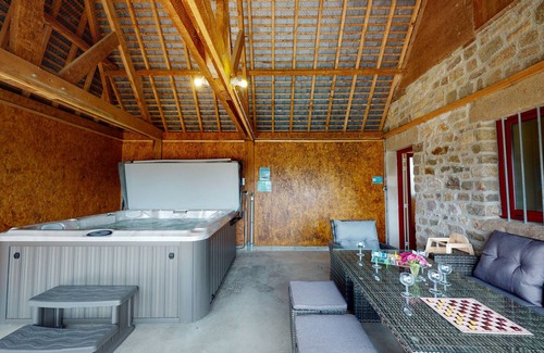 Courson House | La Maison d'Hippolyte, Gîte SPA, Games room, 15 people