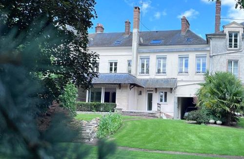 Trie-Chateau House | La Maison de Colette