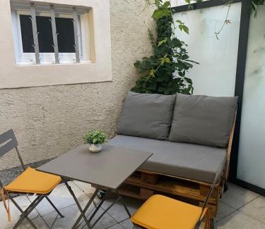 Boulbon Apartment | La Maison de Emma