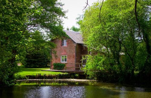 Manerbe House | La Maison de l'Etang