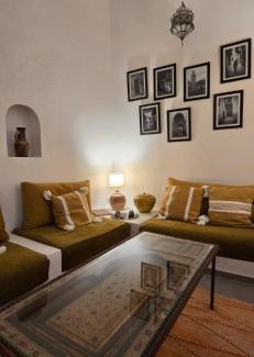 Quettanine House | La Maison des Amis