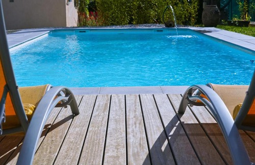 Les Moulins House | La Maison Des Artistes