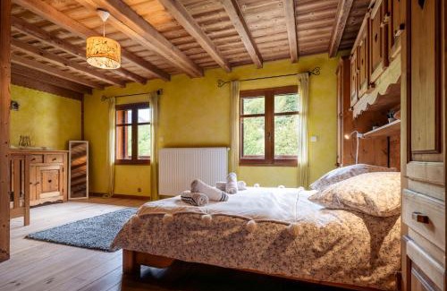 Hautecour House | la maison des cerries